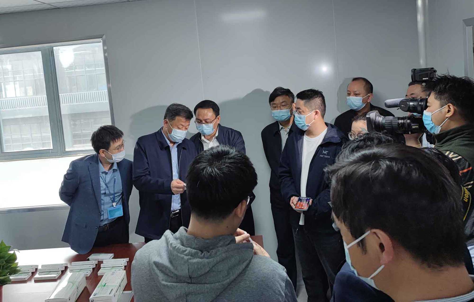 Hefei Mayor Ge Bin and staff from the Health and Health Commission visited and investigated DEEPBLUE Medical
